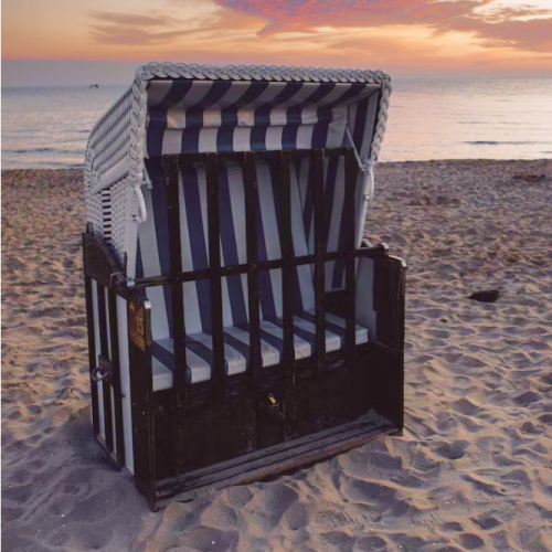 Strandkorb auf einem Strand